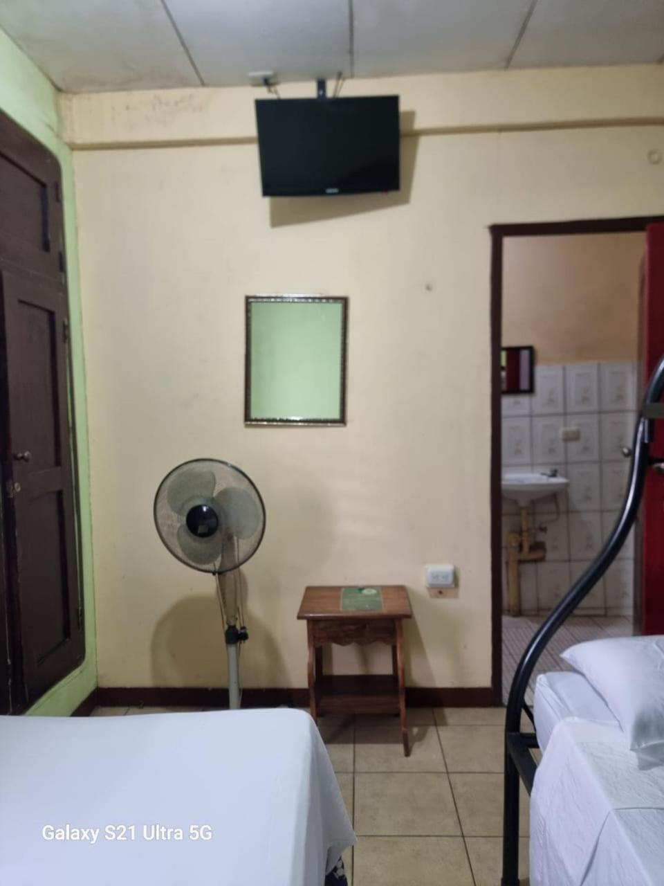 Hostal San Antonio León Esterno foto