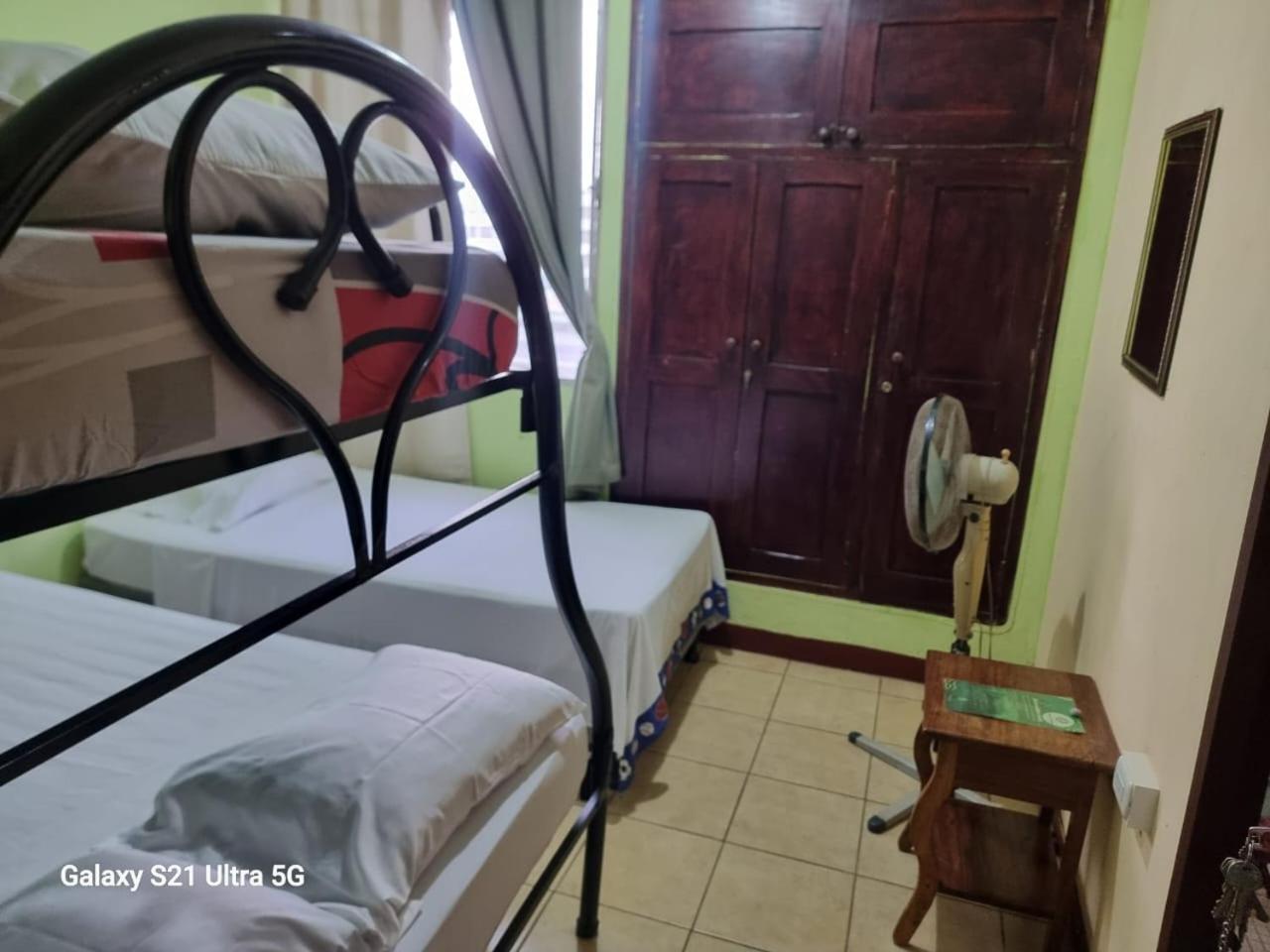 Hostal San Antonio León Esterno foto