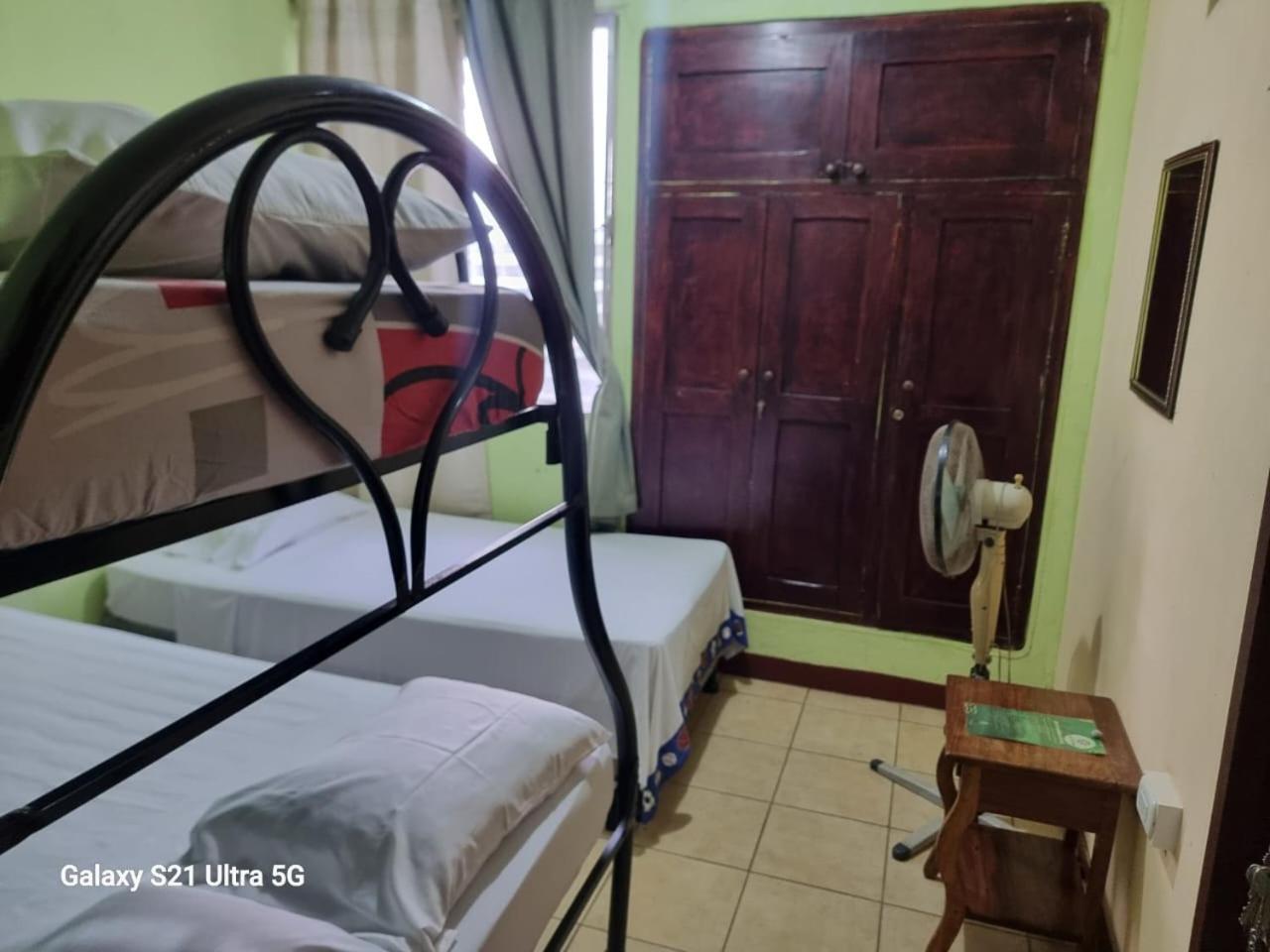 Hostal San Antonio León Esterno foto