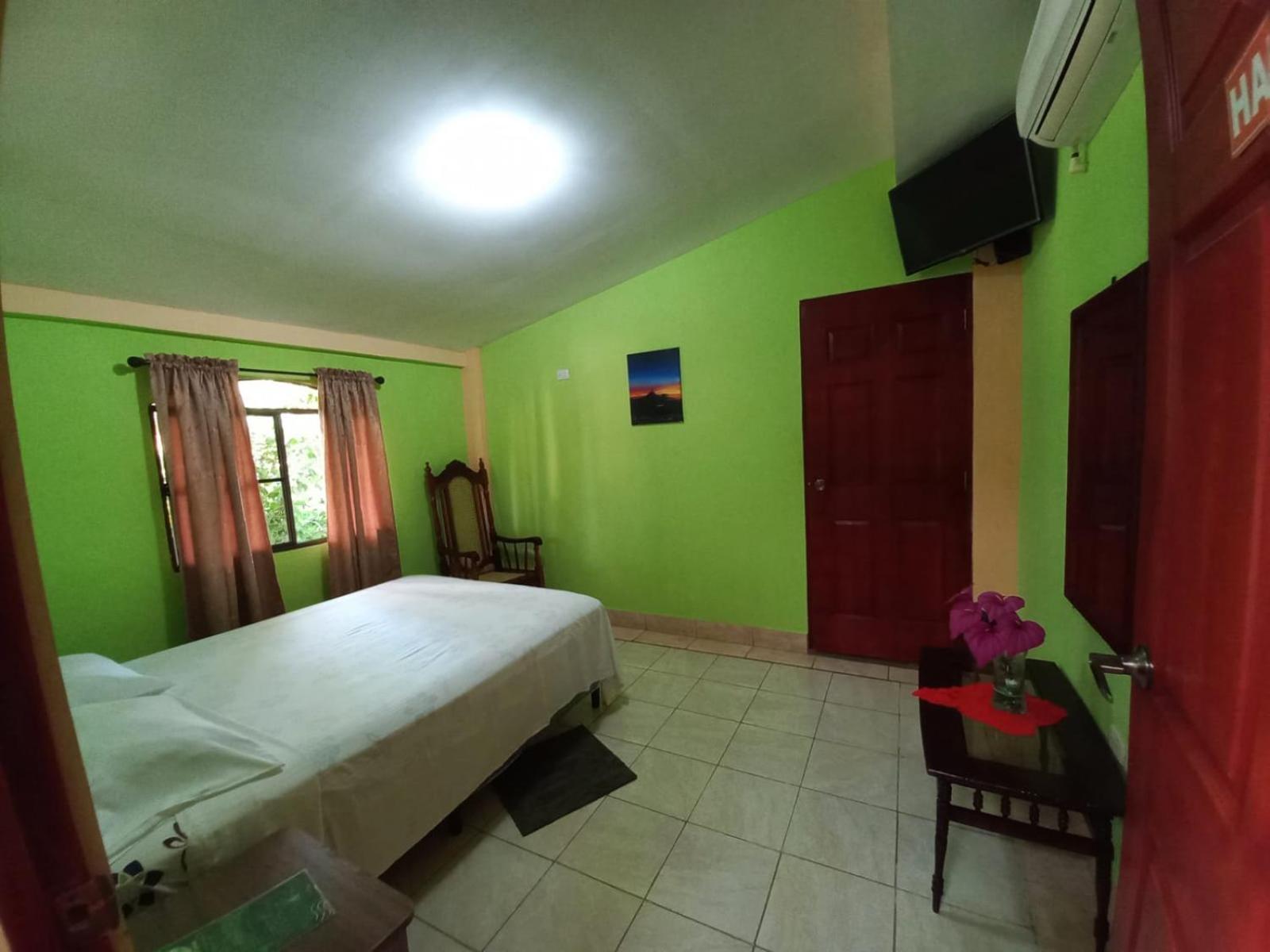 Hostal San Antonio León Esterno foto