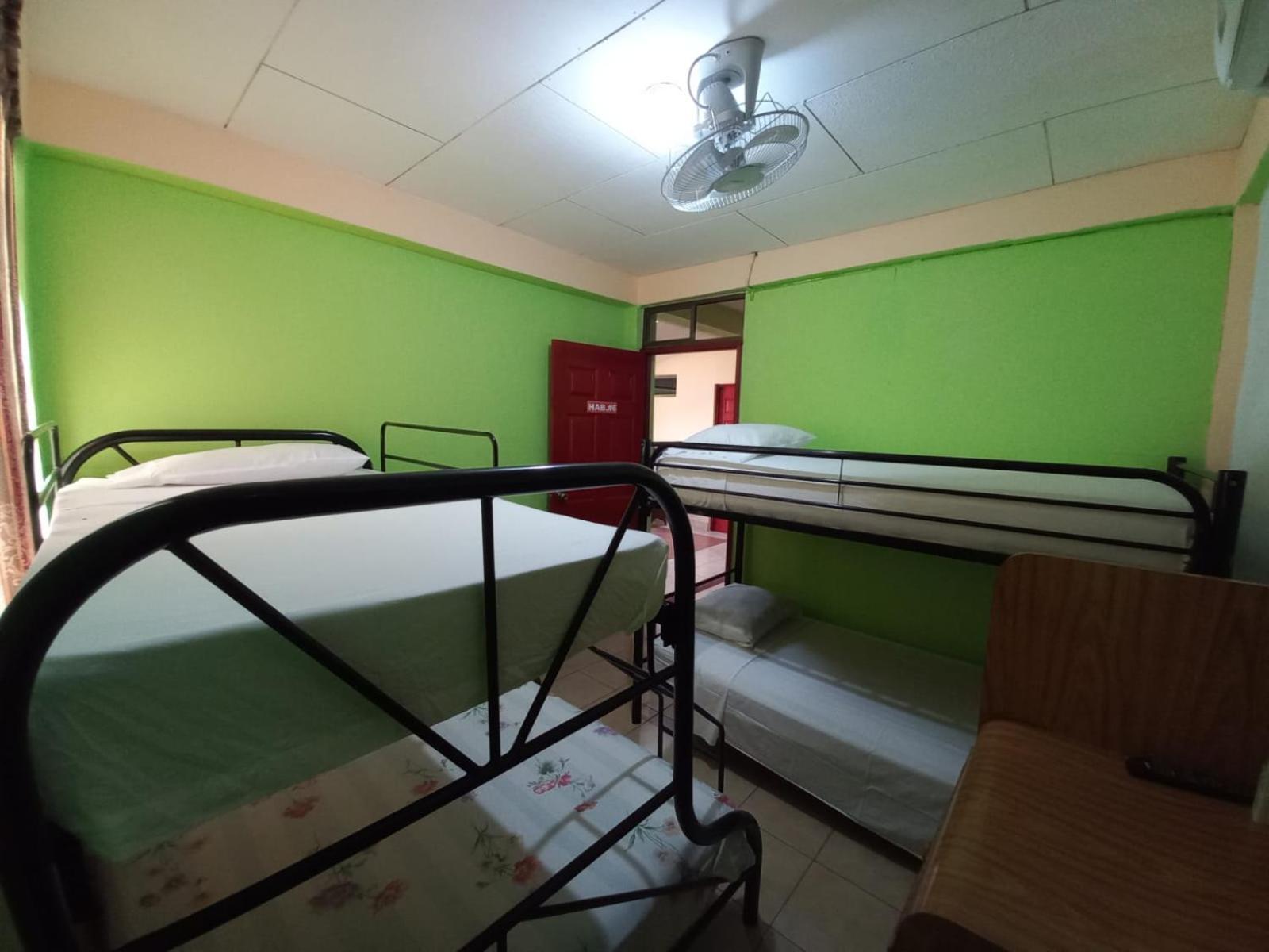 Hostal San Antonio León Esterno foto