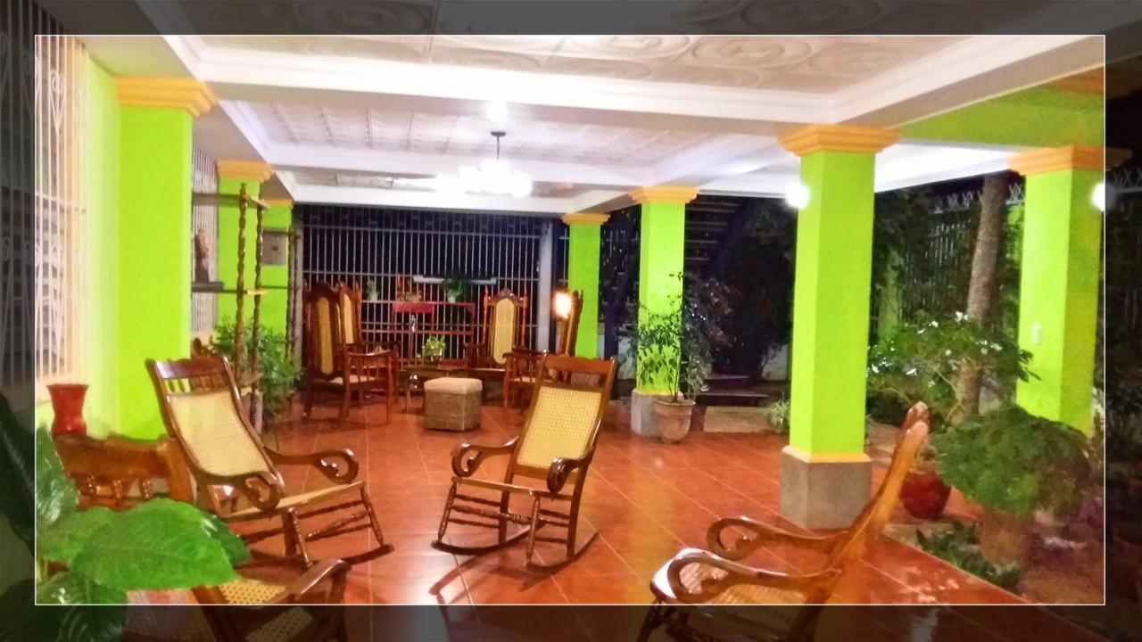 Hostal San Antonio León Esterno foto