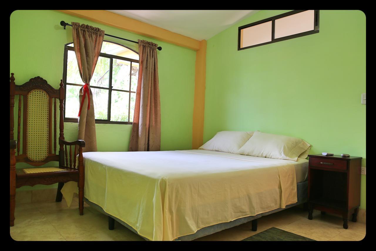 Hostal San Antonio León Esterno foto