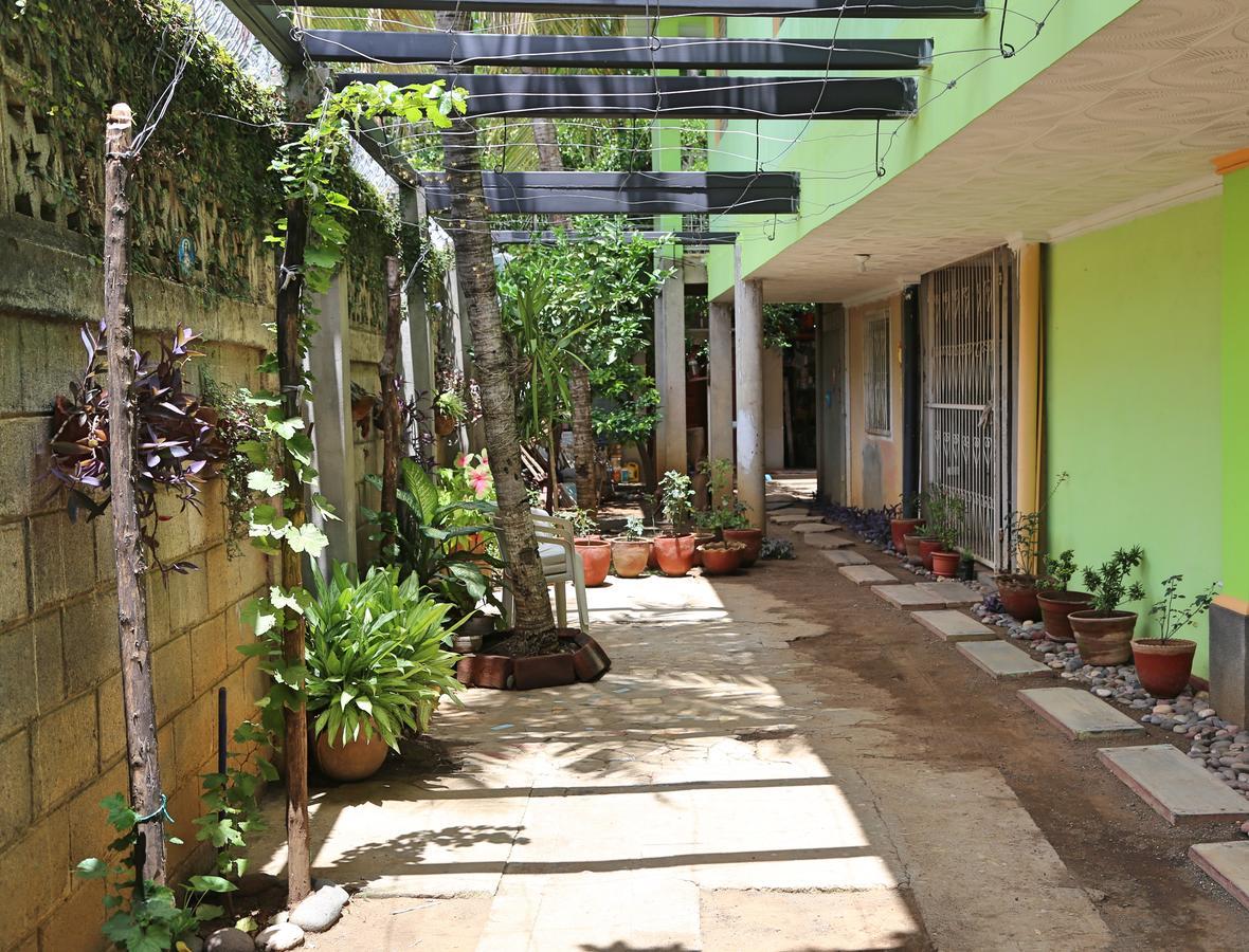 Hostal San Antonio León Esterno foto