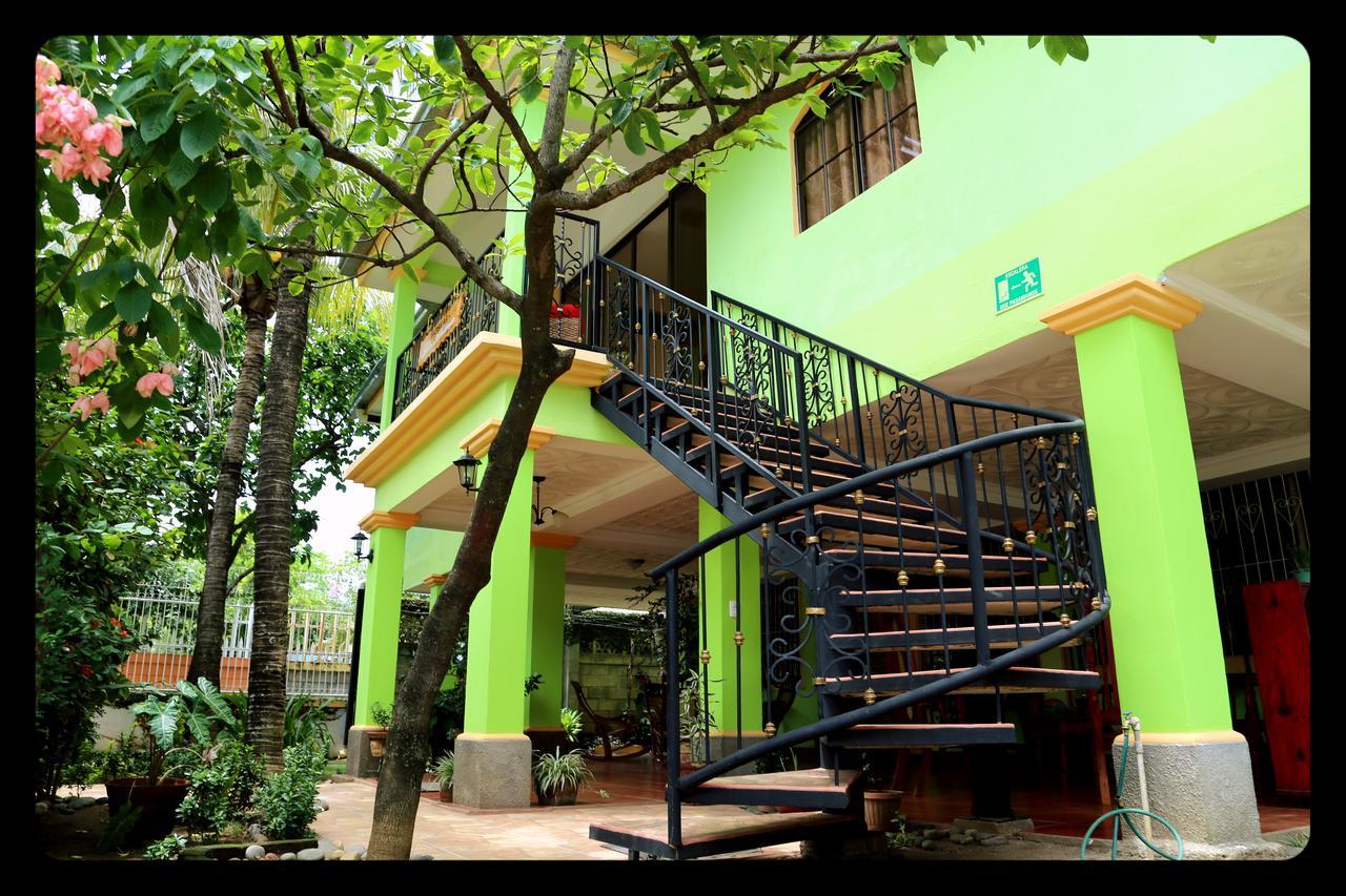 Hostal San Antonio León Esterno foto