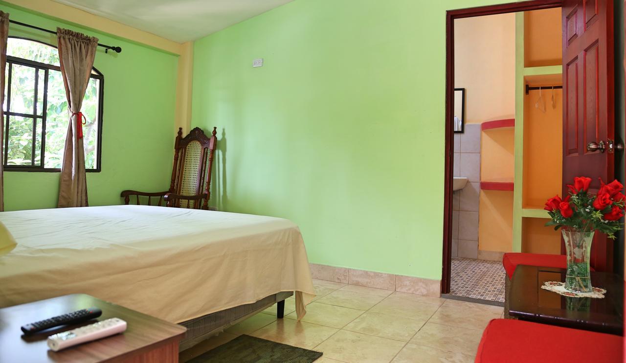 Hostal San Antonio León Esterno foto