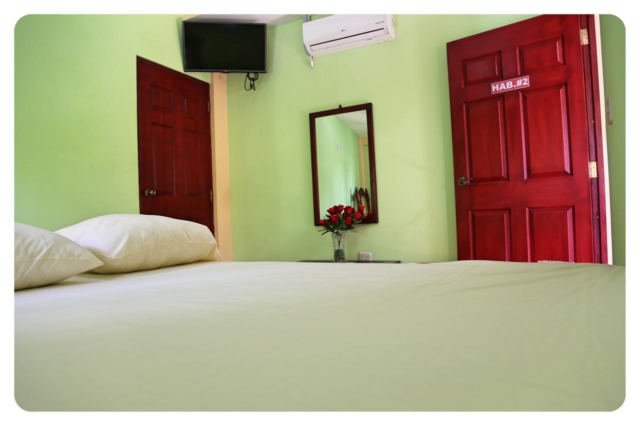 Hostal San Antonio León Esterno foto