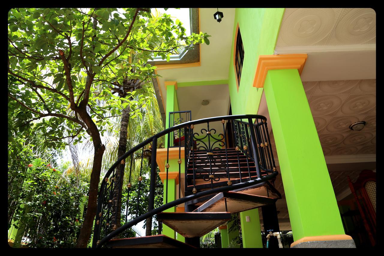 Hostal San Antonio León Esterno foto