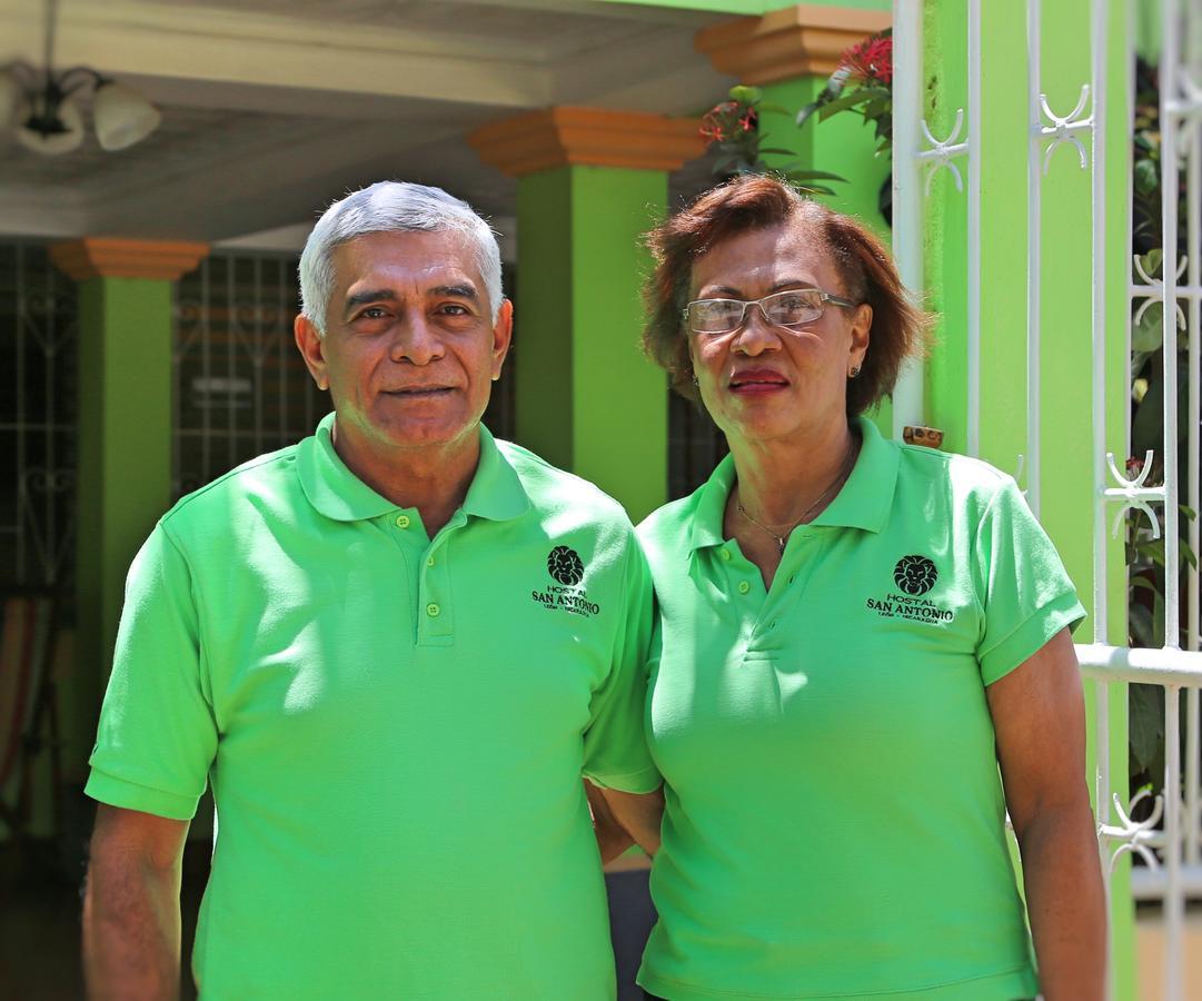 Hostal San Antonio León Esterno foto