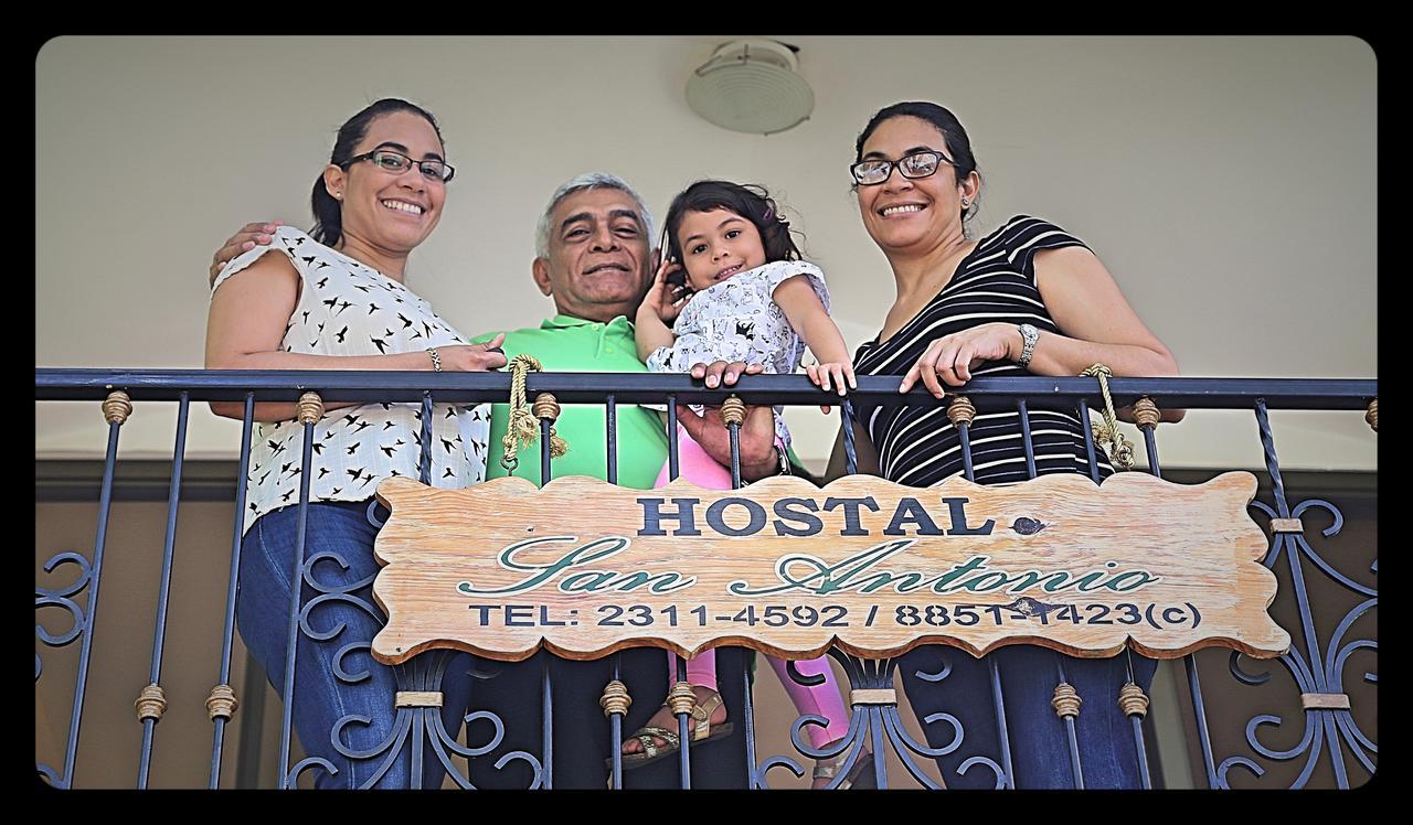 Hostal San Antonio León Esterno foto