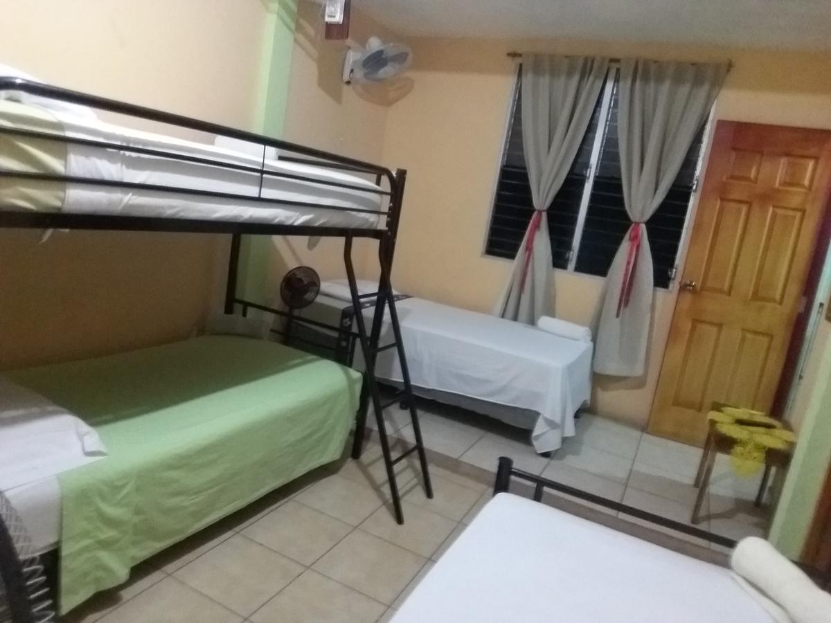 Hostal San Antonio León Esterno foto
