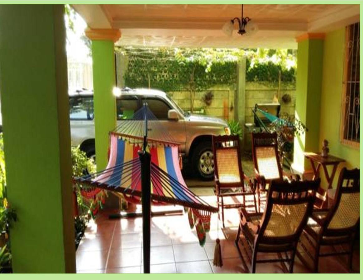 Hostal San Antonio León Esterno foto